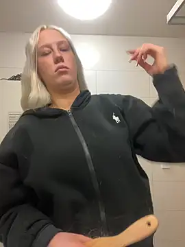 LeniMaria online show from 03/25/26, 05:52