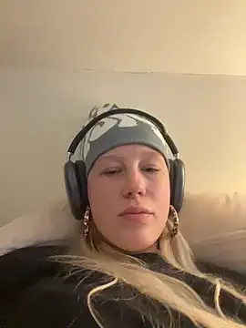 LeniMaria online show from 03/30/26, 05:03