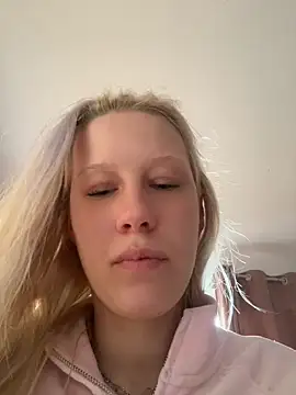 LeniMaria online show from 04/08/26, 05:24