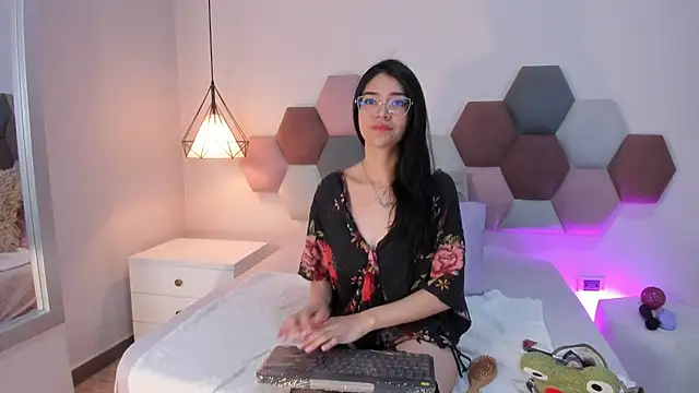 AnnieBlluee online show from 03/23/26, 12:20