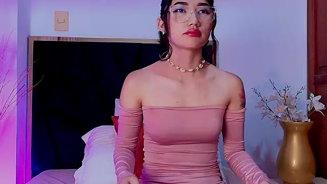 ParisFlowerr online show from 04/02/26, 12:36