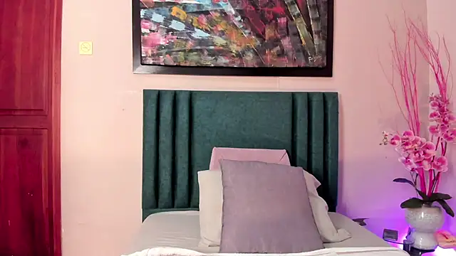 CloeRosell online show from 04/14/26, 06:14