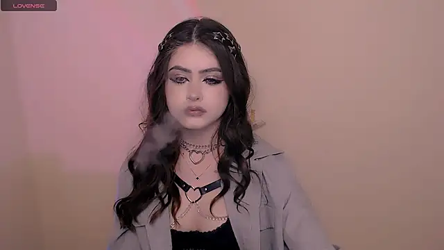 Snapshot of _LunnaBelle_ chatting on 03/26/26, 03:06 LunnaBelle online show from 03/26/26, 03:06