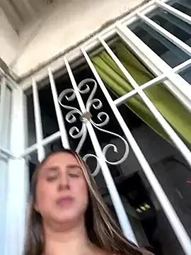 VictoriaWhitmore online show from 04/12/26, 07:30