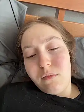 charmingggirl online show from 04/12/26, 05:56