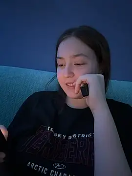 charmingggirl online show from 04/15/26, 07:58