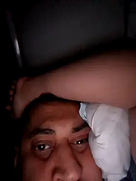 Snapshot of Layzie86 chatting on 03/19/26, 09:08 Layzie86 online show from 03/19/26, 09:08