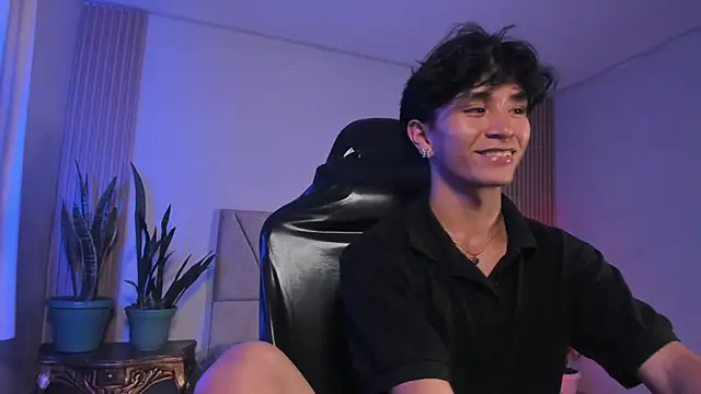 Snapshot of cococumps chatting on 03/30/26, 08:21 cococumps online show from 03/30/26, 08:21