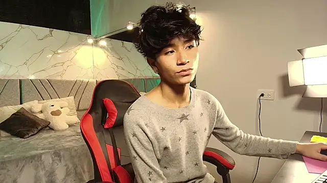 Snapshot of cococumps chatting on 04/10/26, 11:37 cococumps online show from 04/10/26, 11:37