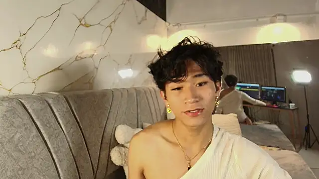 Snapshot of cococumps chatting on 04/16/26, 11:33 cococumps online show from 04/16/26, 11:33