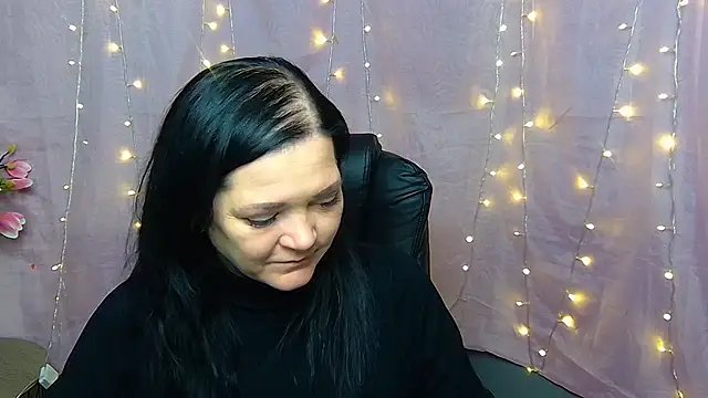 LauraFinn online show from 03/22/26, 07:17