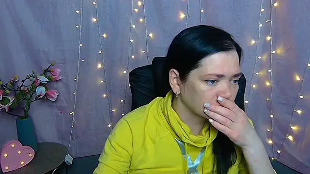 LauraFinn online show from 03/24/26, 01:27