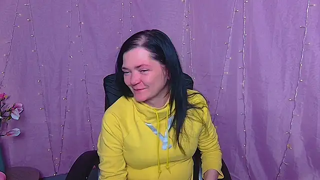 LauraFinn online show from 03/26/26, 07:19