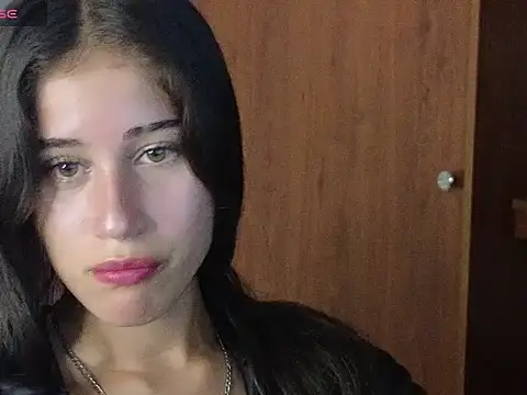 Snapshot of Bella_Goddess_ chatting on 06/20/26, 10:23 Bella Goddess online show from 06/20/26, 10:23