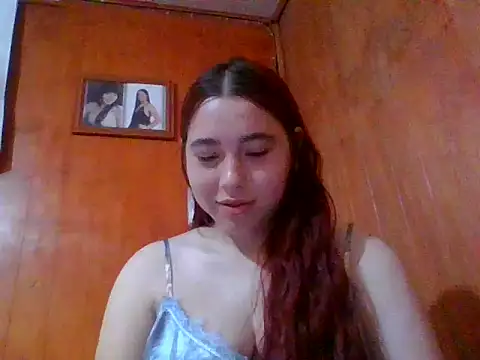 Annisof000 online show from 04/06/26, 01:47