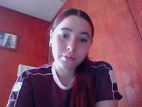 Annisof000 online show from 04/13/26, 07:19