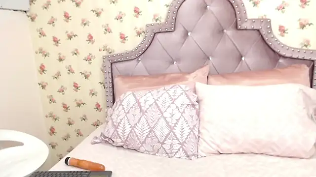 crystal watson0 online show from 03/25/26, 02:12