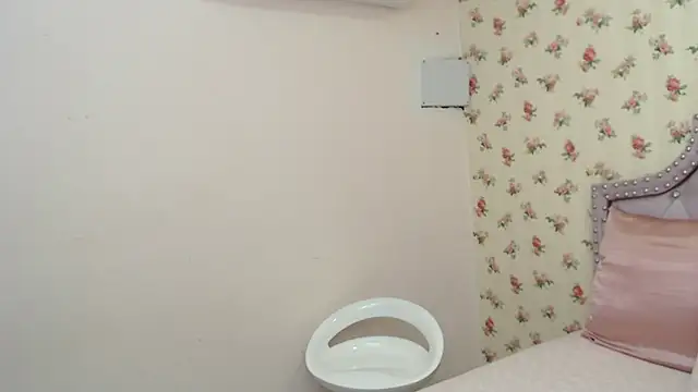 crystal watson0 online show from 04/07/26, 01:22