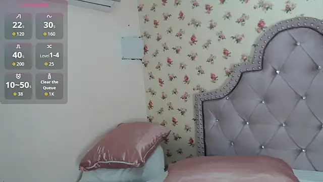 crystal watson0 online show from 04/13/26, 12:54