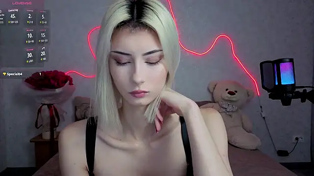 Snapshot of kittysocutie chatting on 06/24/26, 01:26 kittysocutie online show from 06/24/26, 01:26
