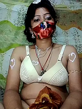 Snapshot of Sexy_moon45 chatting on 04/04/26, 05:43 Sexy moon45 online show from 04/04/26, 05:43