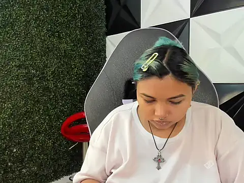 katteyes 20 online show from 03/25/26, 07:31