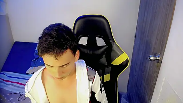 Mathias twinkk online show from 03/19/26, 08:24