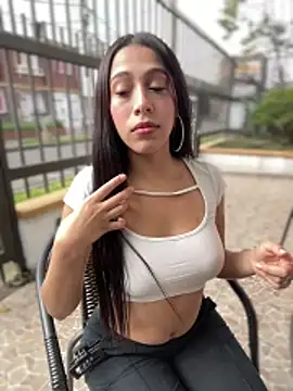 Ferrari Pink online show from 03/26/26, 08:58