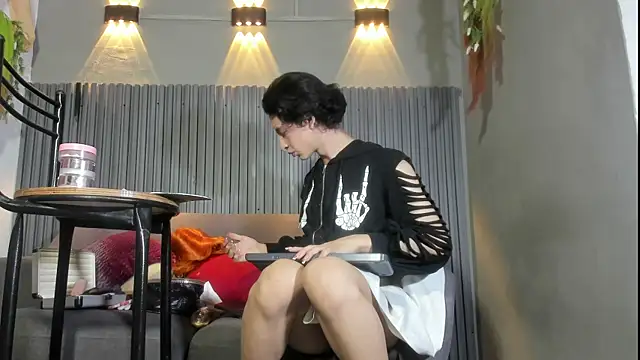 Snapshot of Emmyy_Fantasy chatting on 03/27/26, 12:27 Emmyy Fantasy online show from 03/27/26, 12:27