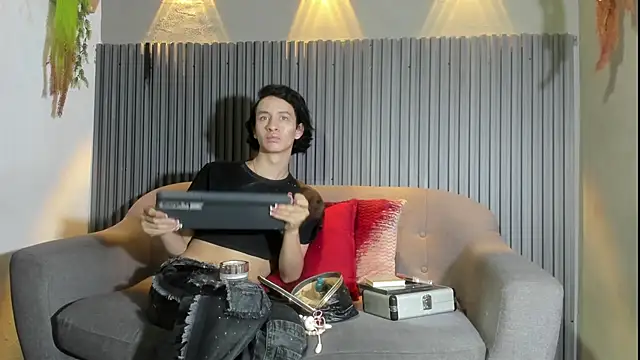 Snapshot of Emmyy_Fantasy chatting on 03/28/26, 07:24 Emmyy Fantasy online show from 03/28/26, 07:24