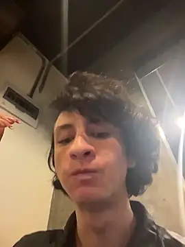 Snapshot of Emmyy_Fantasy chatting on 04/15/26, 02:40 Emmyy Fantasy online show from 04/15/26, 02:40