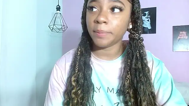 Snapshot of aisha_laurent chatting on 03/19/26, 11:47 aisha laurent online show from 03/19/26, 11:47