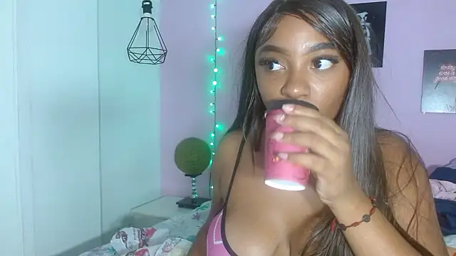 Snapshot of aisha_laurent chatting on 03/27/26, 12:38 aisha laurent online show from 03/27/26, 12:38