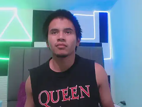 adonis latin 19 online show from 03/31/26, 02:28