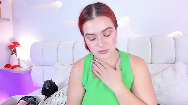 melanieklaus2 online show from 04/14/26, 03:45