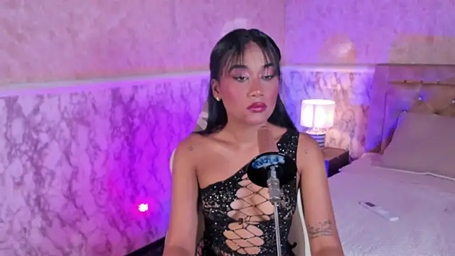 Horny Brunette  online show from 03/25/26, 04:29