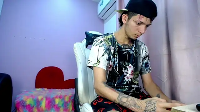 Hot Gaara  online show from 04/02/26, 03:48