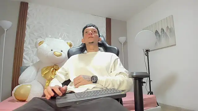 Hot Gaara  online show from 04/03/26, 05:38