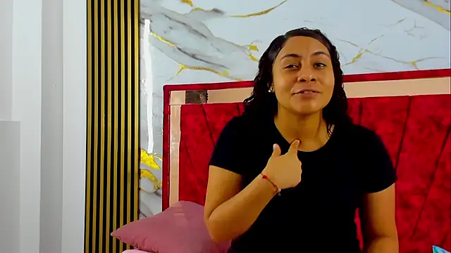 Tiana hots online show from 04/12/26, 01:21