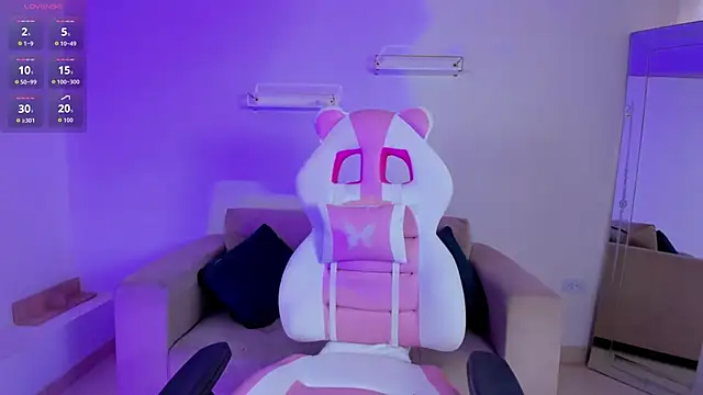 Snapshot of april_smiith1 chatting on 04/06/26, 12:28 april smiith1 online show from 04/06/26, 12:28