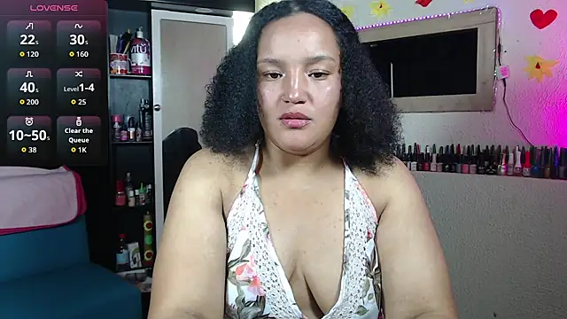 Snapshot of SofiaRoyal2308 chatting on 03/27/26, 03:12 SofiaRoyal2308 online show from 03/27/26, 03:12