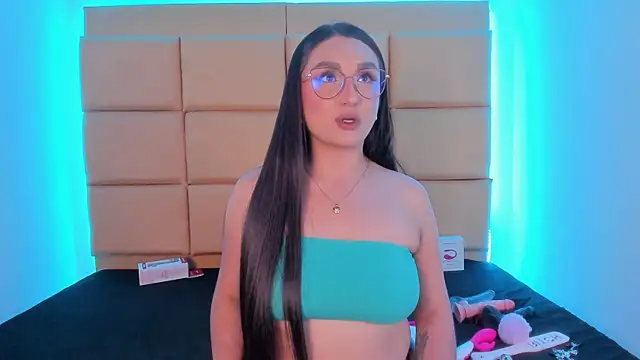 Snapshot of Kalessi_cam chatting on 04/08/26, 10:10 Kalessi cam online show from 04/08/26, 10:10