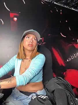 Snapshot of Laila_LS chatting on 03/24/26, 03:39 Laila LS online show from 03/24/26, 03:39