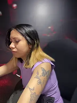 Snapshot of Laila_LS chatting on 03/25/26, 01:17 Laila LS online show from 03/25/26, 01:17