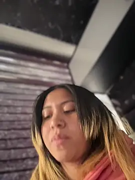 Snapshot of Laila_LS chatting on 04/04/26, 03:20 Laila LS online show from 04/04/26, 03:20