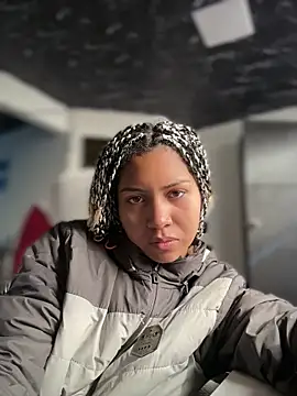 Snapshot of Laila_LS chatting on 04/13/26, 01:16 Laila LS online show from 04/13/26, 01:16