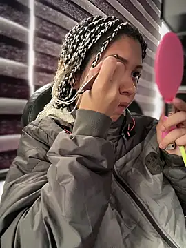 Snapshot of Laila_LS chatting on 04/14/26, 01:17 Laila LS online show from 04/14/26, 01:17