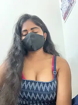 sexy-riyaa43 online show from 03/26/26, 05:40