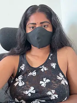 sexy-riyaa43 online show from 03/28/26, 09:42