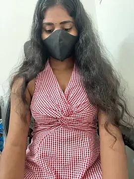 sexy-riyaa43 online show from 04/24/26, 03:36